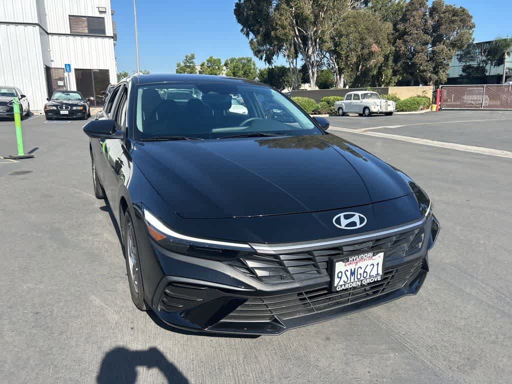 Certified 2025 Hyundai Elantra SE FWD video 1