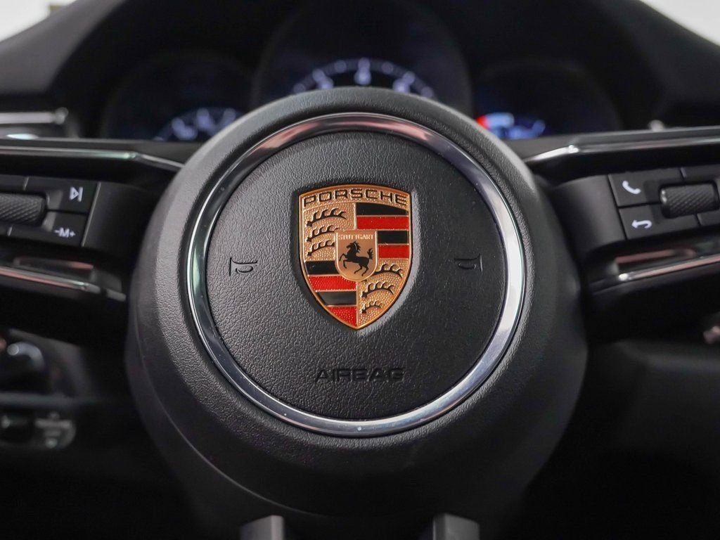 Certified 2025 Porsche Macan image 27