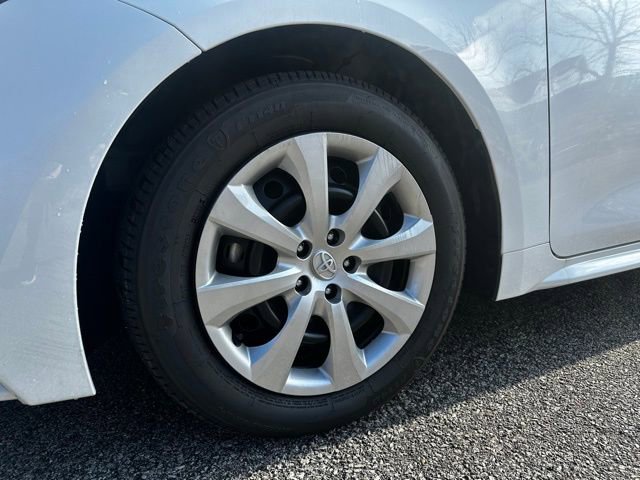 Used 2026 Toyota Corolla LE image 9