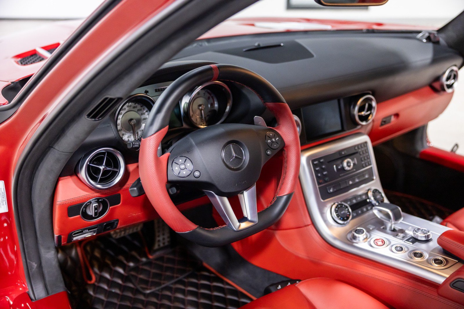 Used 2012 Mercedes-Benz SLS AMG Coupe image 38