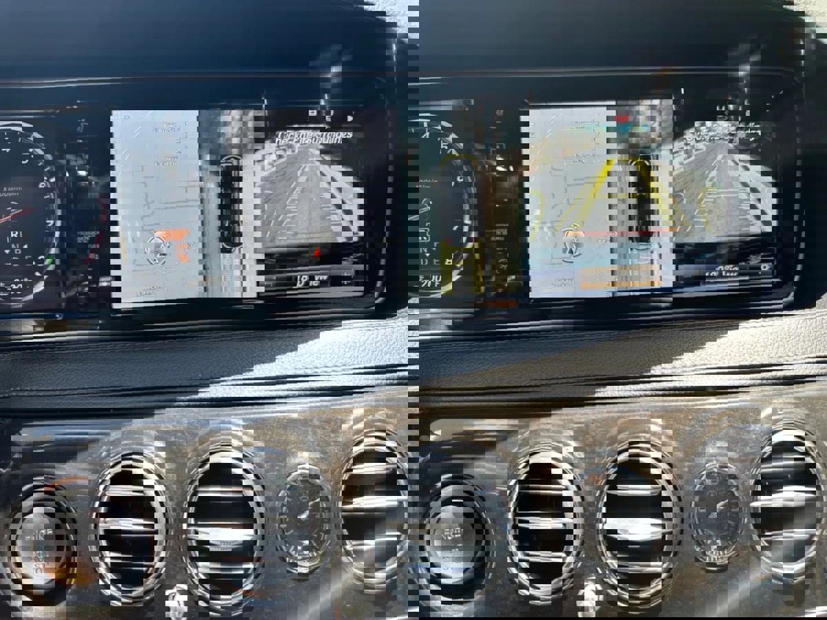 Used 2017 Mercedes-Benz S 550 Sedan image 12