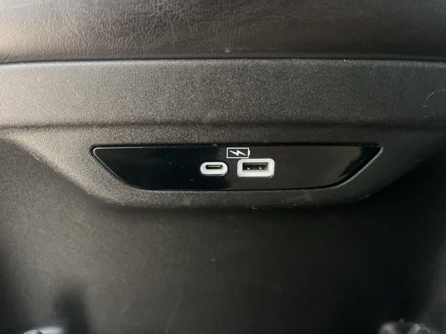 Used 2023 Chrysler Pacifica Touring-L image 14