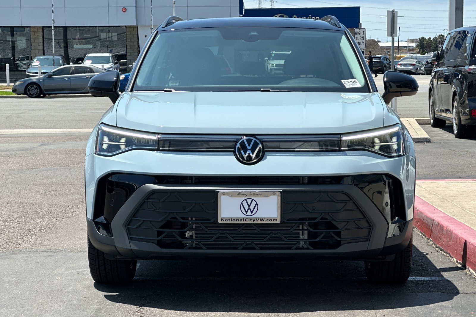 New 2026 Volkswagen Taos SE FWD image 3