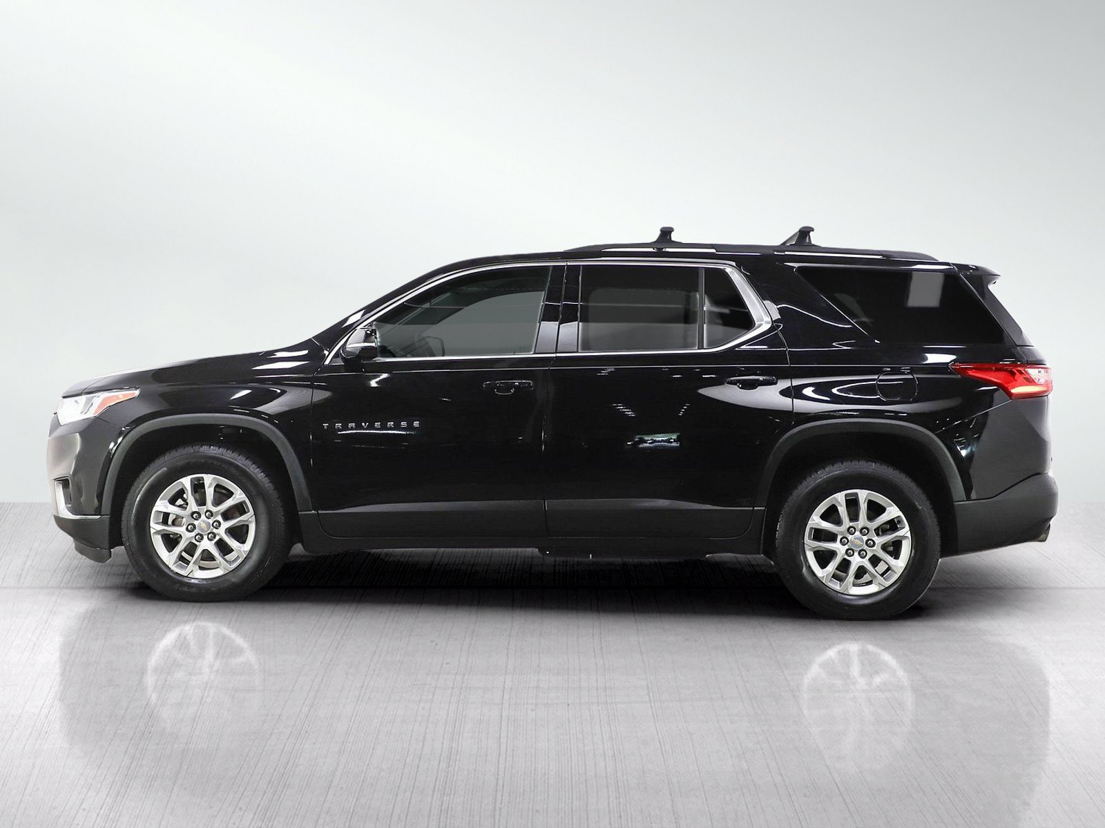 Used 2020 Chevrolet Traverse LT AWD/4WD image 2