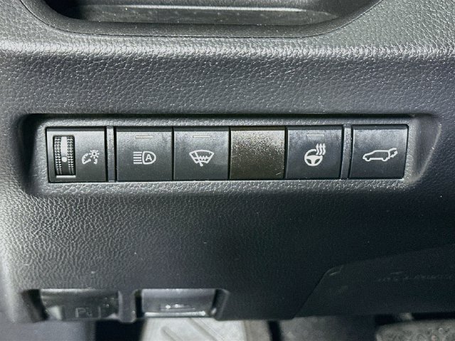 Used 2021 Toyota RAV4 XLE Premium AWD/4WD image 13