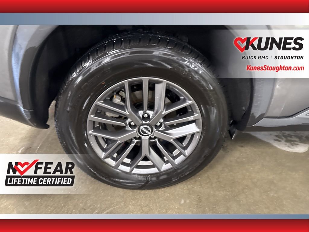 Used 2023 Nissan Rogue S image 14