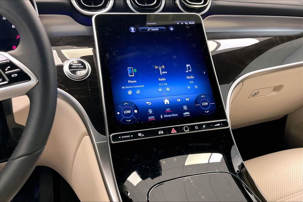 Used 2024 Mercedes-Benz GLC 300 4MATIC image 5