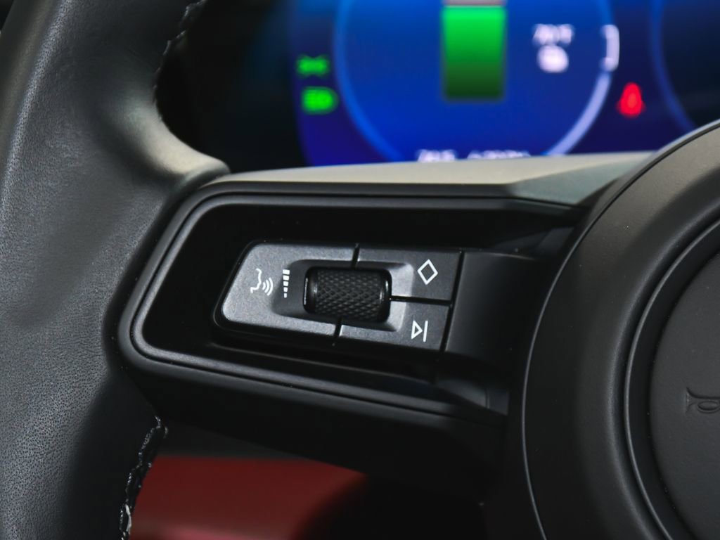 Used 2025 Porsche Macan 4 Electric AWD/4WD image 35