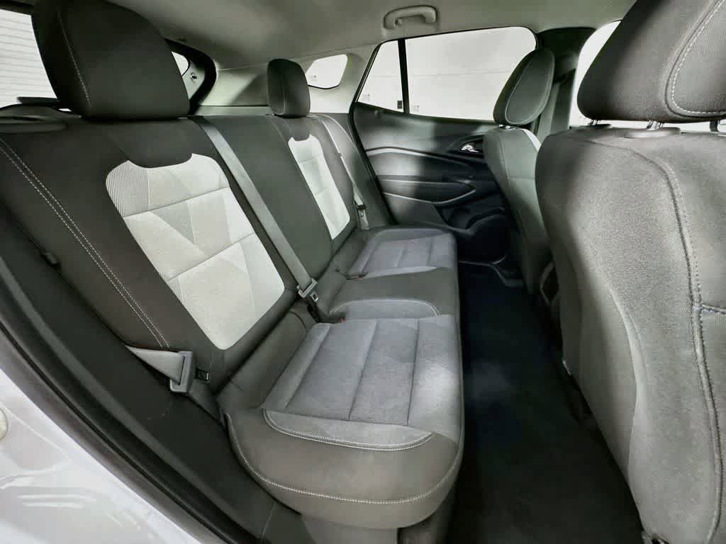 Used 2024 Chevrolet Trax LS w/ LS Convenience Package FWD image 29