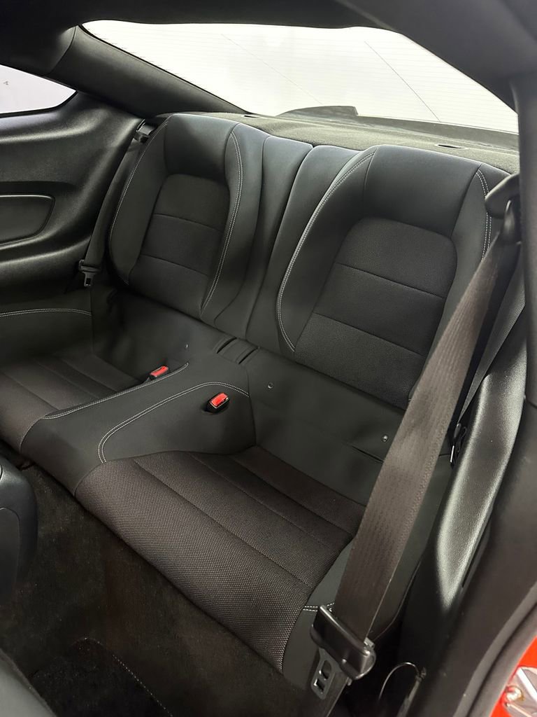 Used 2015 Ford Mustang Coupe RWD image 23