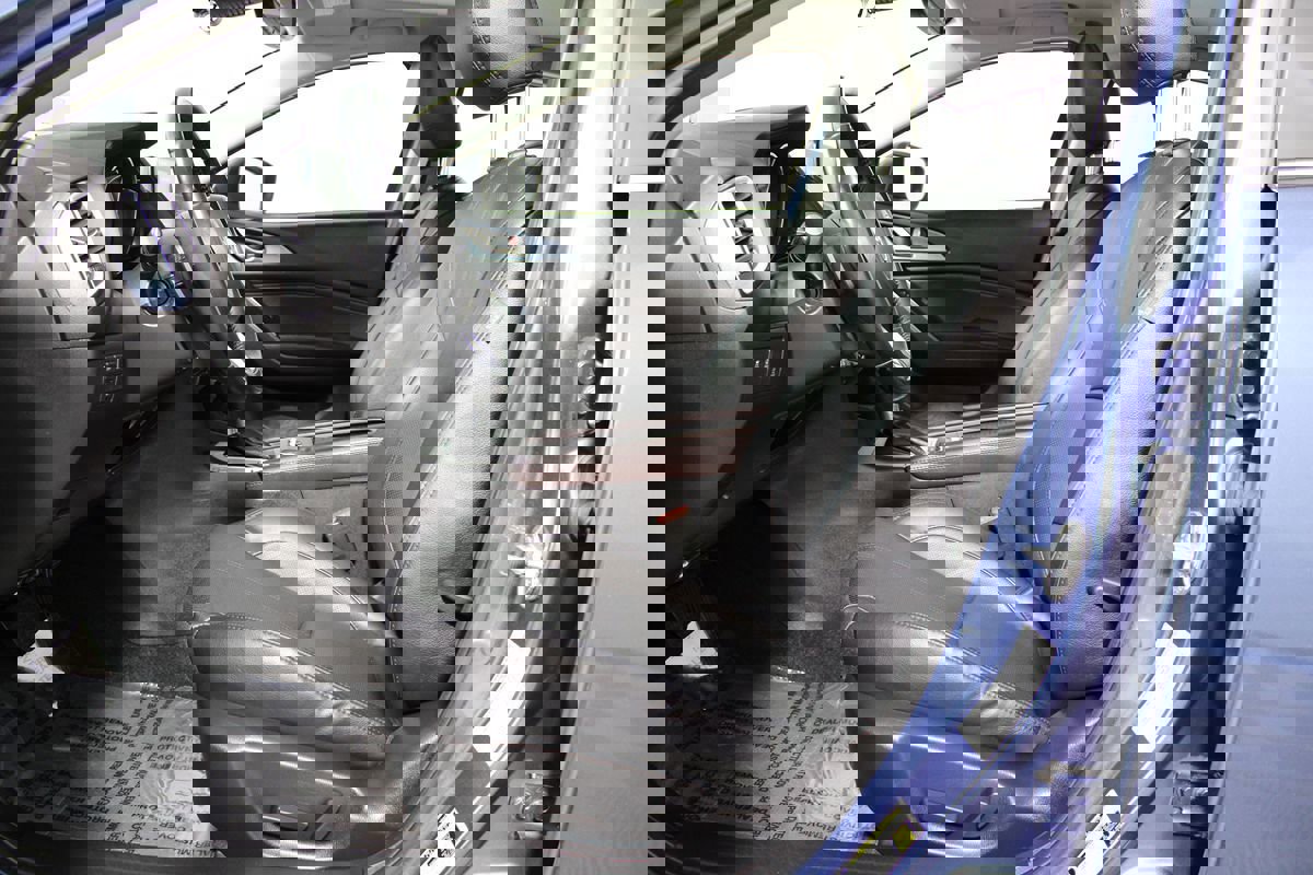 Used 2018 MAZDA MAZDA3 Grand Touring w/ Premium Equipment Package image 8