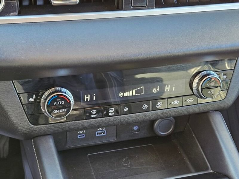 Used 2024 Mitsubishi Outlander SE image 20