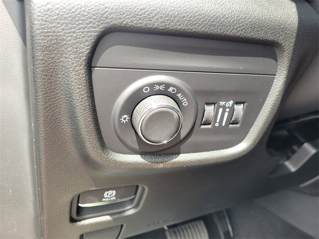 New 2025 Jeep Grand Cherokee Altitude image 21