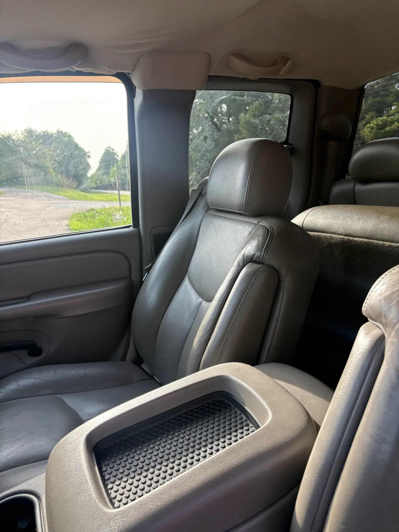 Used 2004 Chevrolet Silverado 1500 LT w/ Light Duty Power Package RWD image 10