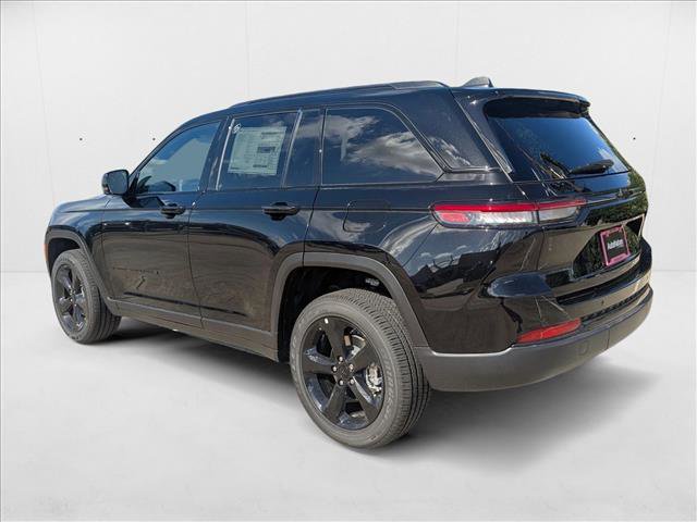 New 2025 Jeep Grand Cherokee Altitude image 9