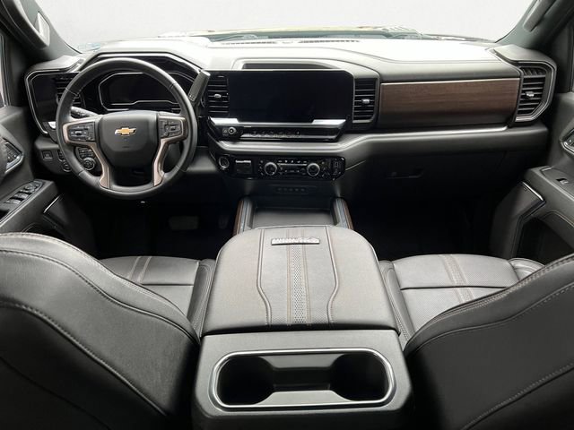 Used 2024 Chevrolet Silverado 3500 High Country w/ High Country Premium Package image 10