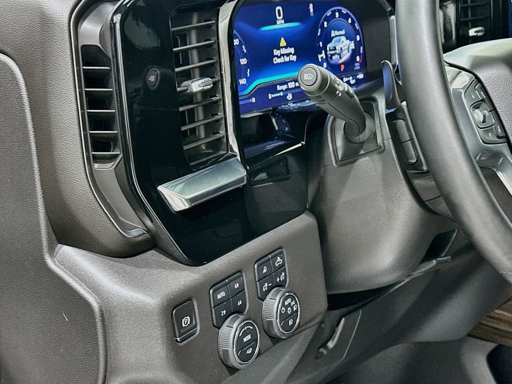 Used 2024 Chevrolet Silverado 1500 LT Trail Boss w/ LT Trail Boss Premium Package AWD/4WD image 10