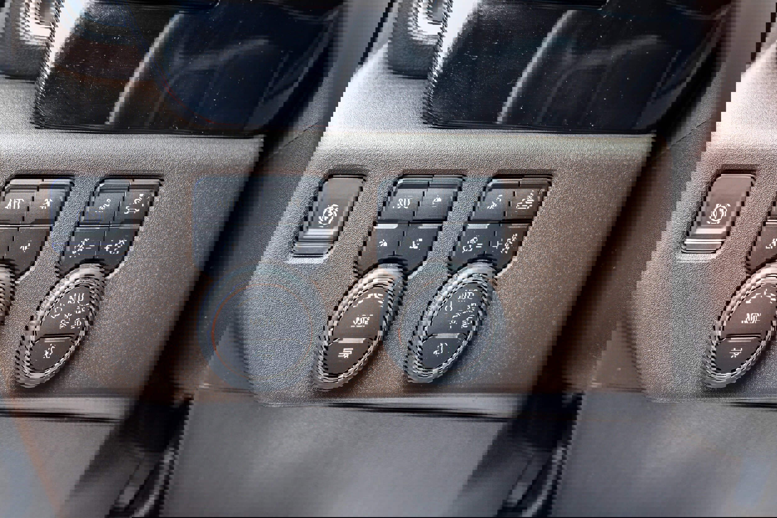 Used 2024 Chevrolet Silverado 3500 LTZ w/ LTZ Plus Package image 22