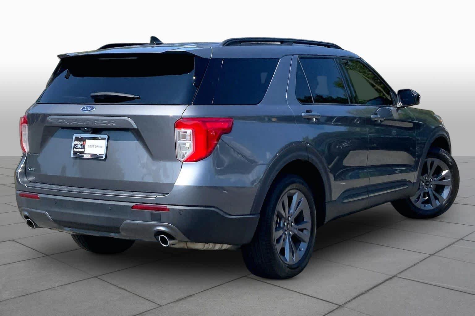 Used 2023 Ford Explorer XLT w/ Equipment Group 202A RWD image 13
