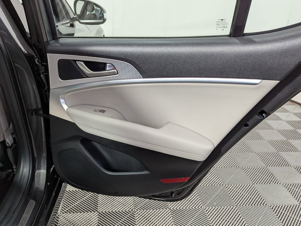 Used 2023 Genesis G70 2.0T w/ Sport Prestige Package image 40