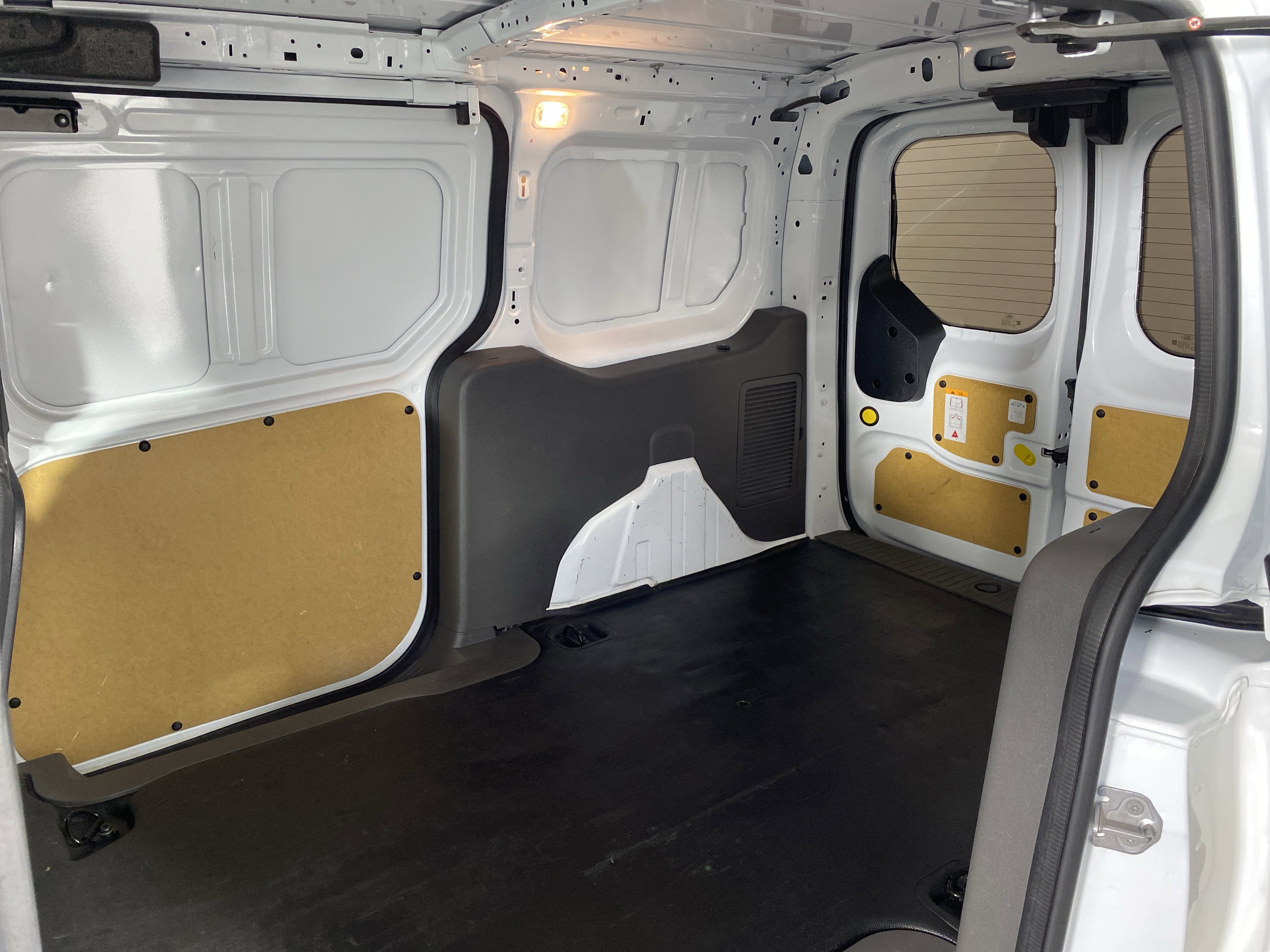 Used 2023 Ford Transit Connect XL image 28