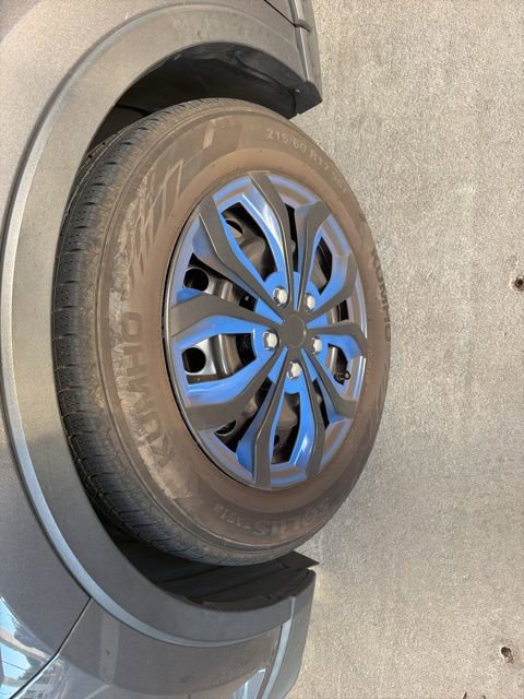 Used 2019 Toyota C-HR LE FWD image 4