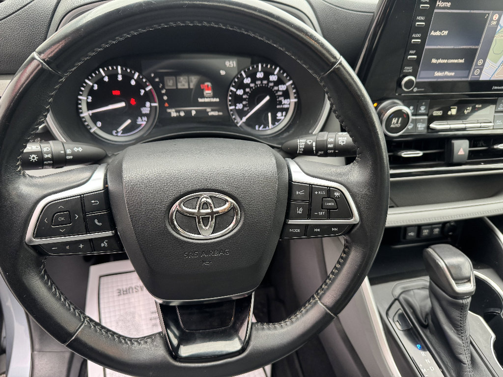 Used 2020 Toyota Highlander XLE image 15