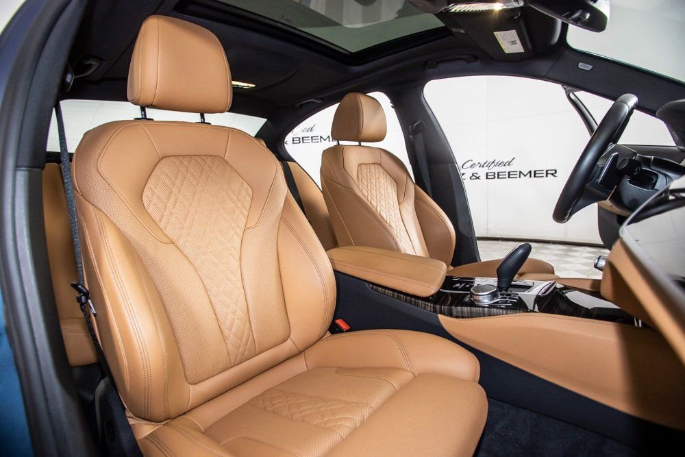 Used 2023 BMW 530e w/ M Sport Package image 16