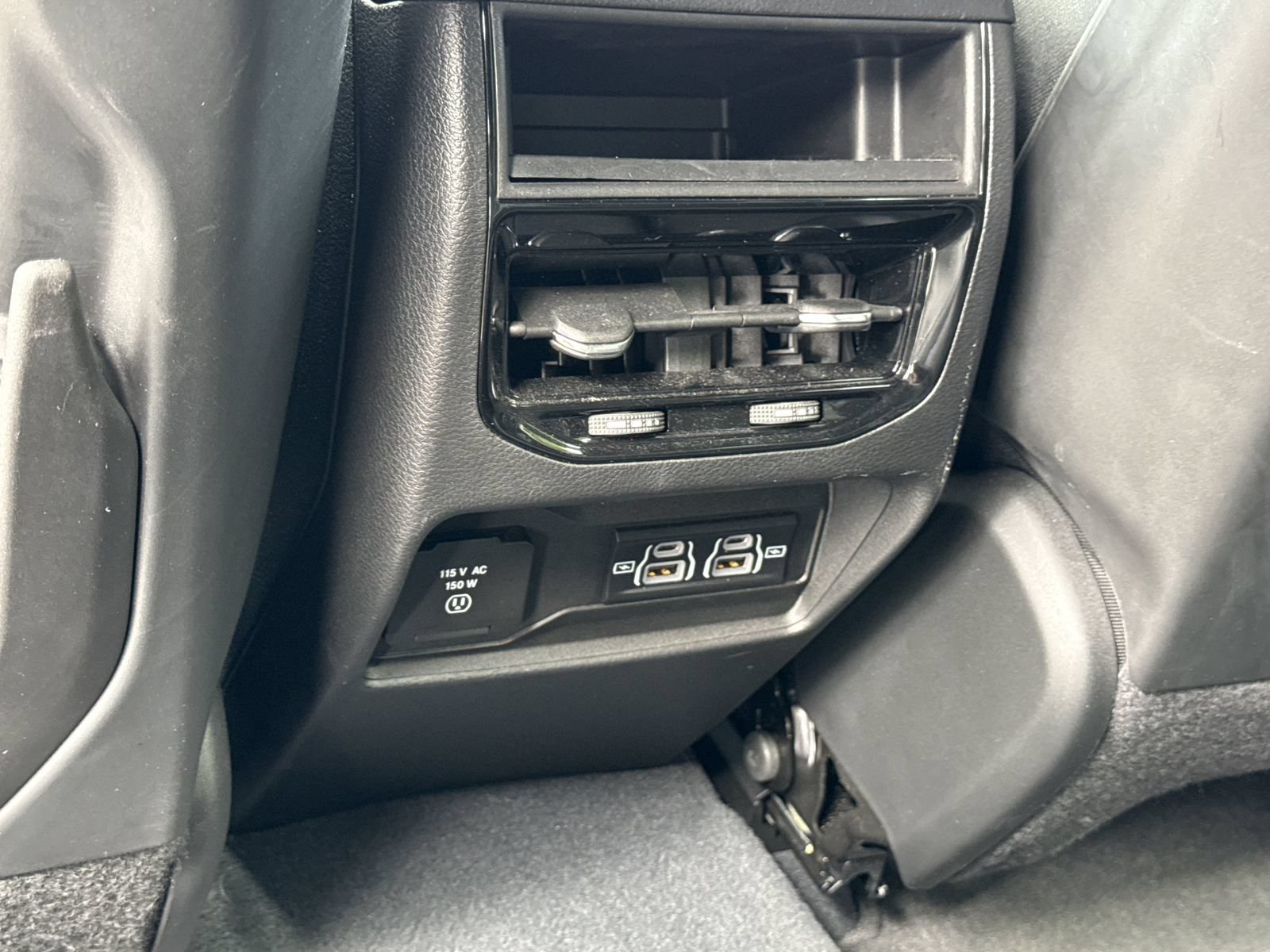 Used 2023 Jeep Grand Cherokee Altitude AWD/4WD image 12