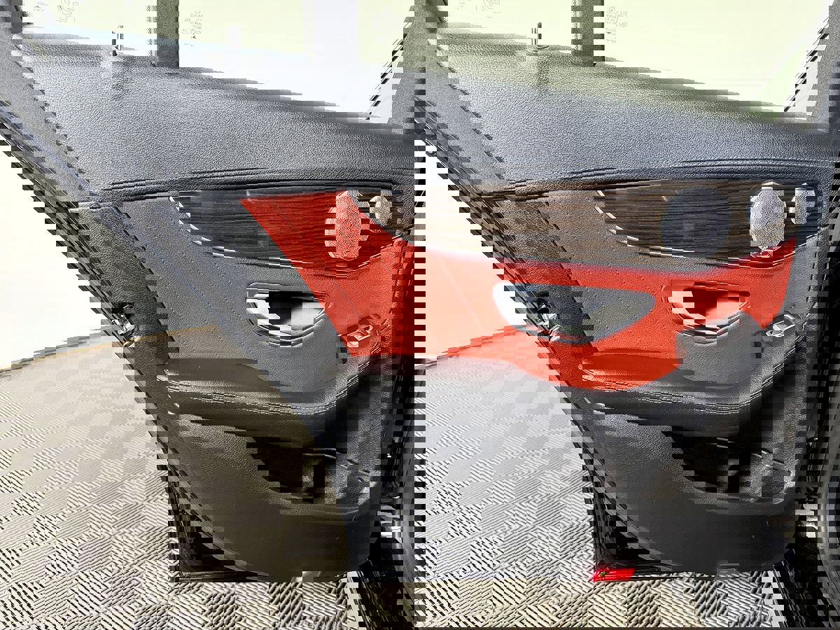 Used 2015 Mercedes-Benz C 400 4MATIC image 33