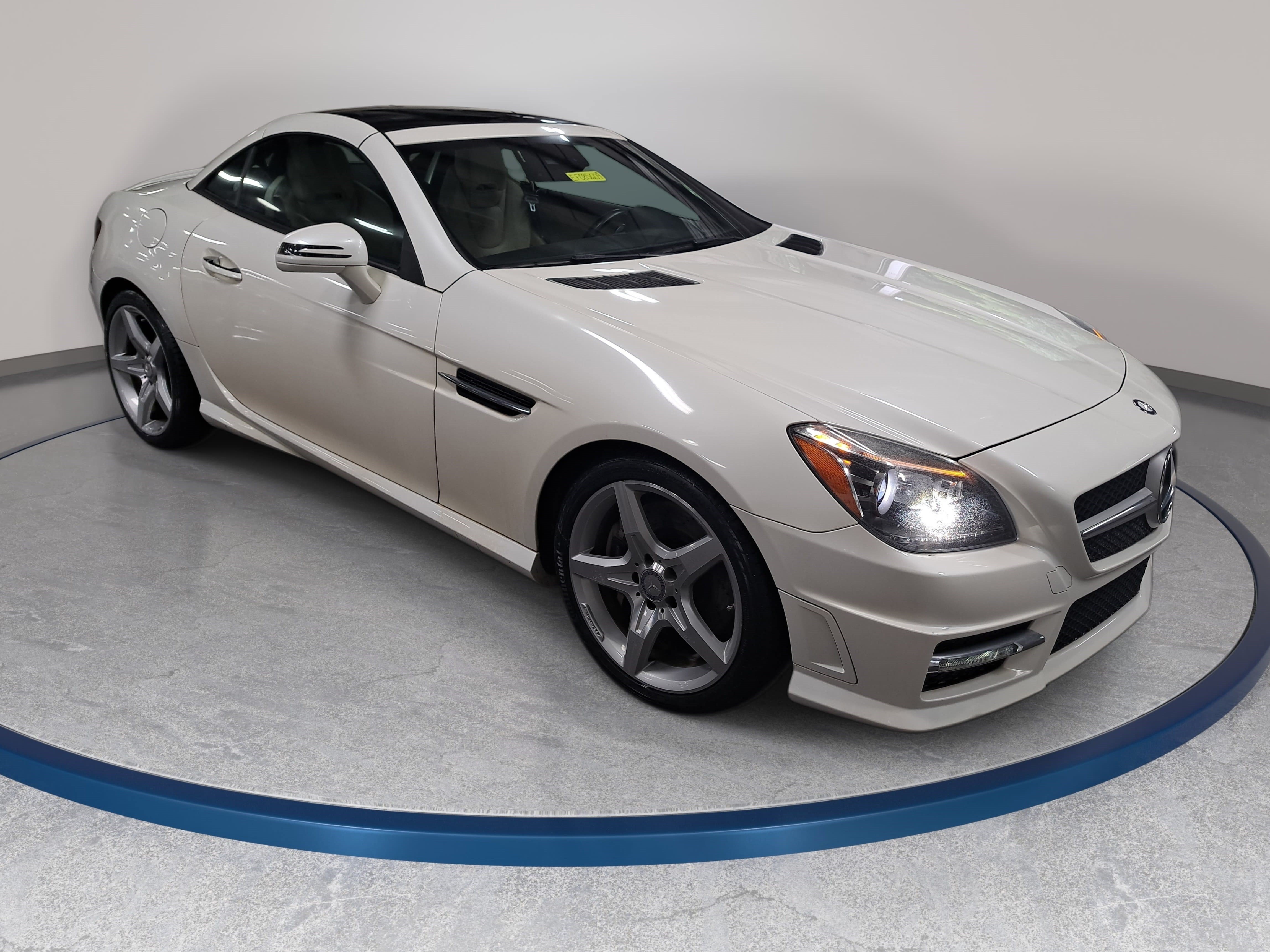 Used 2014 Mercedes-Benz SLK 350 image 3