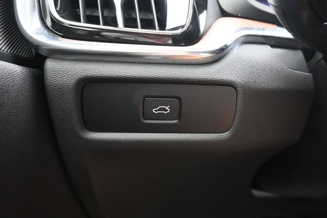 Used 2025 Volvo S60 B5 Plus AWD/4WD image 29