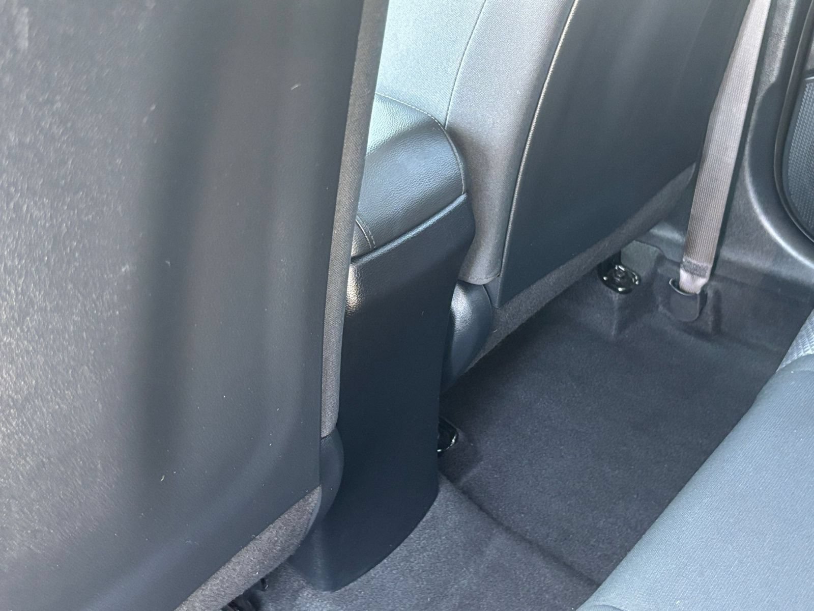 Used 2025 Kia Soul LX w/ LX Technology Package FWD image 23