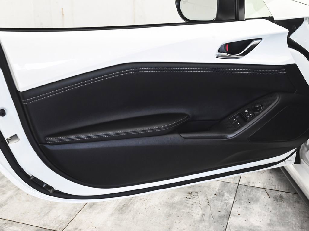 Used 2023 MAZDA MX-5 Miata Grand Touring RWD image 10