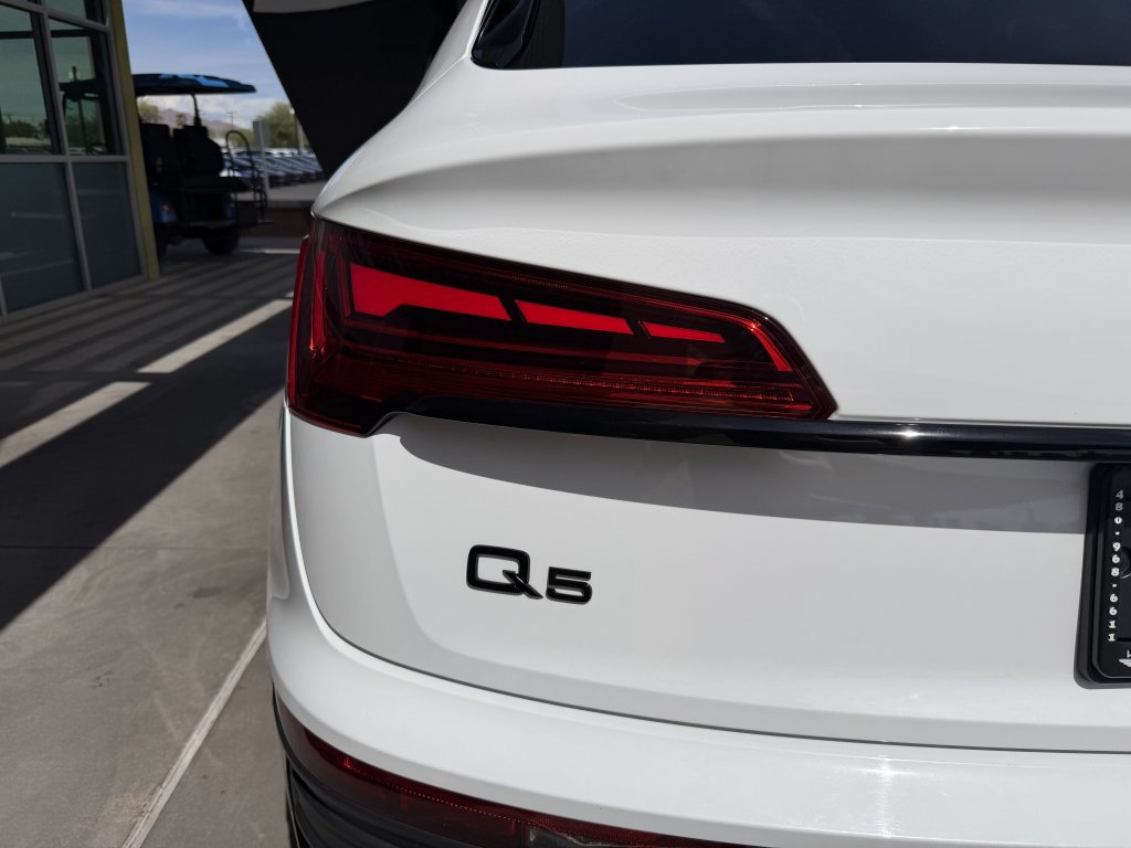 Used 2022 Audi Q5 2.0T Premium Plus w/ Premium Plus Package AWD/4WD image 14