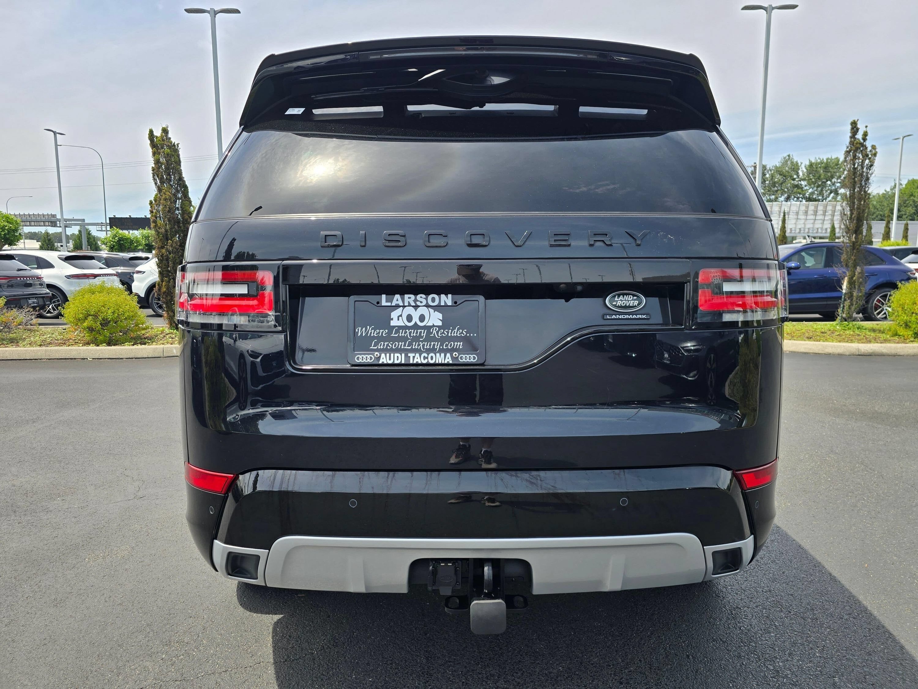 Used 2020 Land Rover Discovery Landmark AWD/4WD image 4
