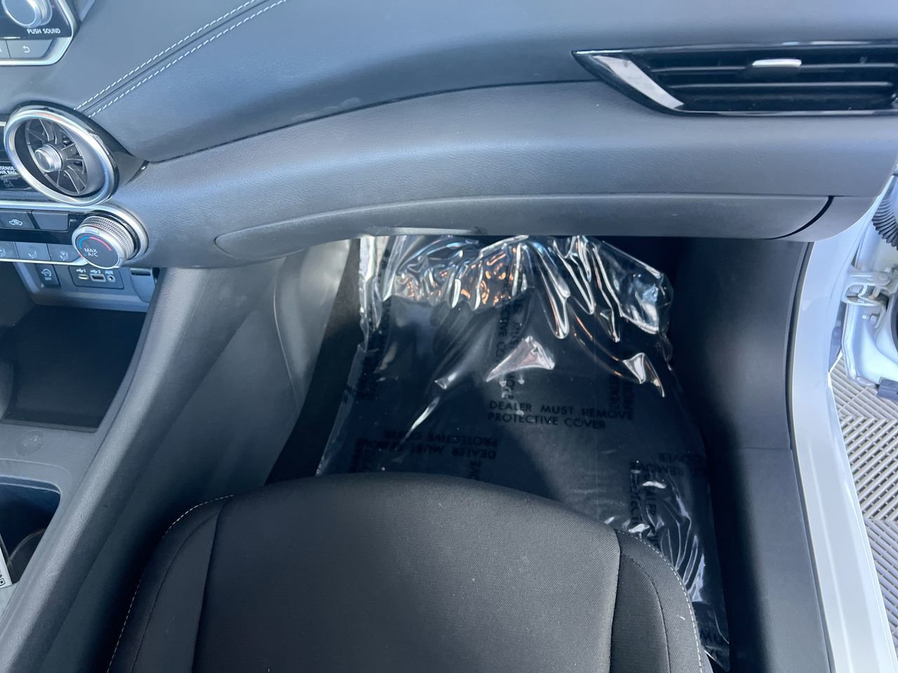 Used 2024 Nissan Sentra SV FWD image 31