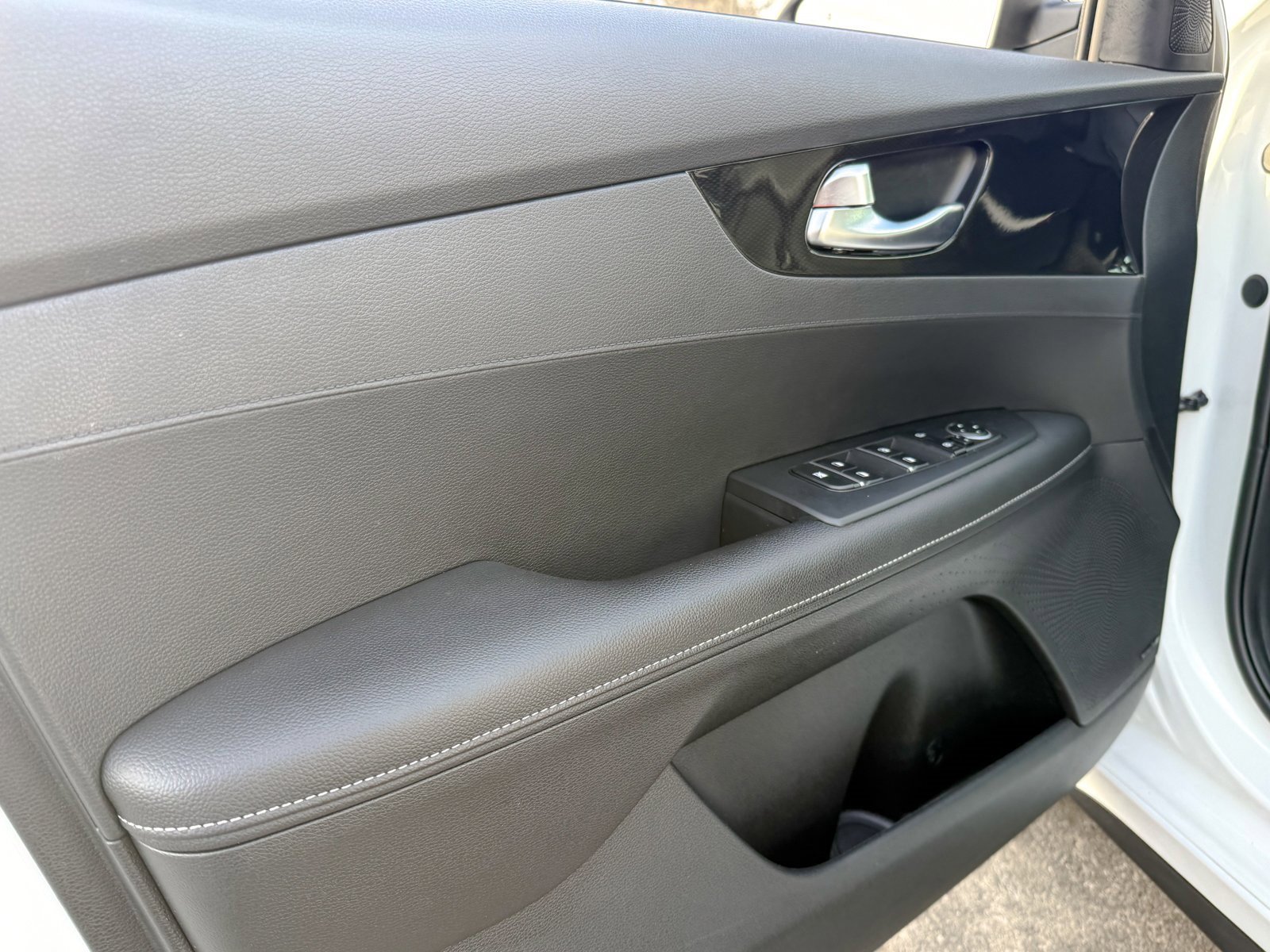 Used 2022 Kia Forte GT-Line w/ GT-Line Premium Package image 14