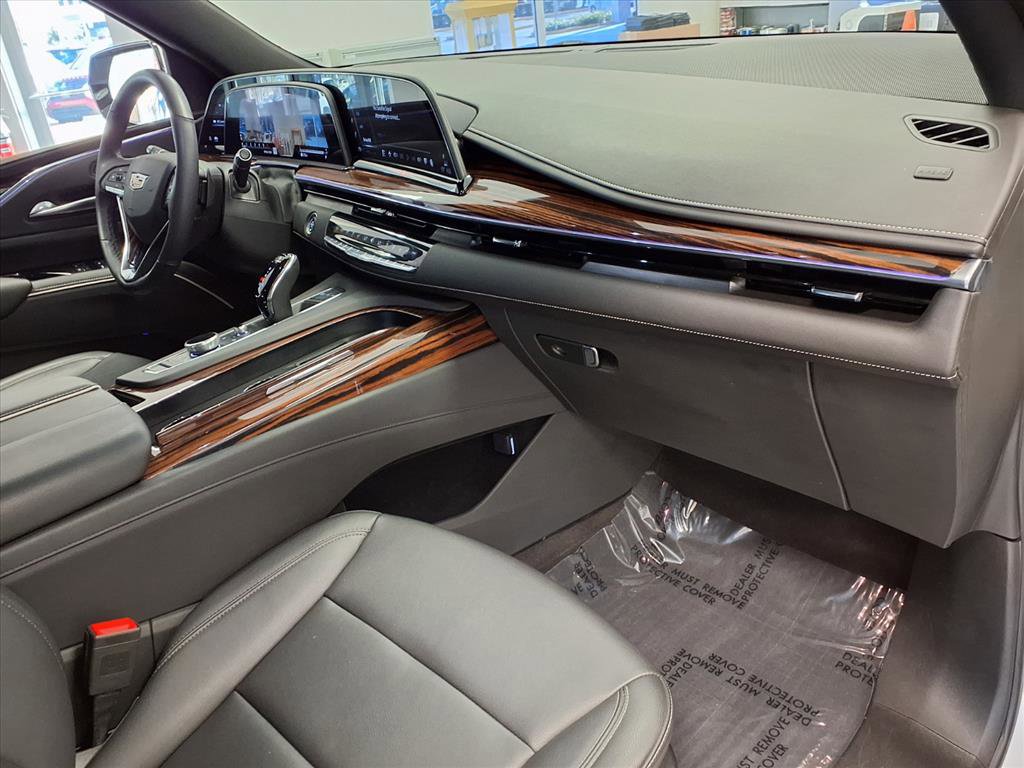 Certified 2024 Cadillac Escalade ESV Luxury image 9