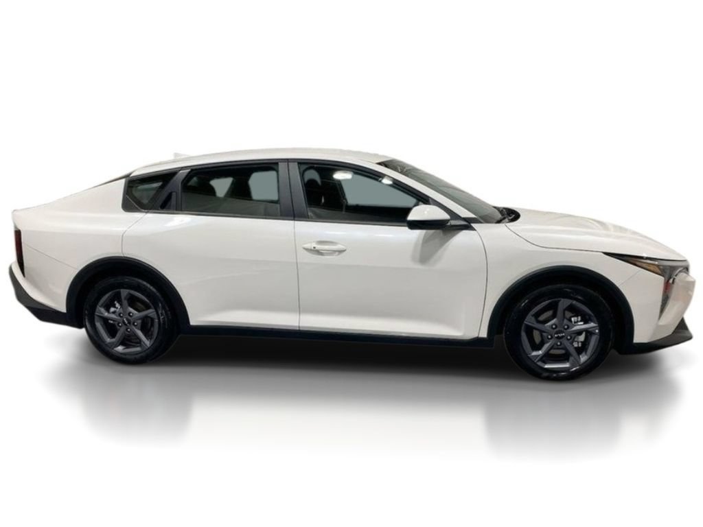 New 2026 Kia K4 FWD image 8