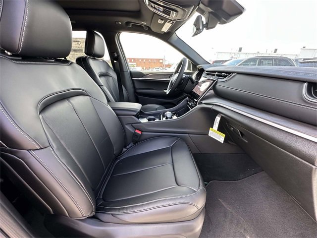 New 2025 Jeep Grand Cherokee Limited image 34