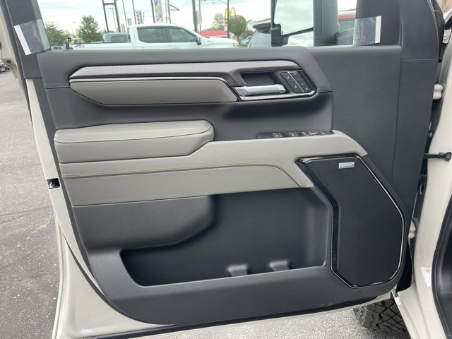 New 2026 Chevrolet Silverado 2500 ZR2 image 15