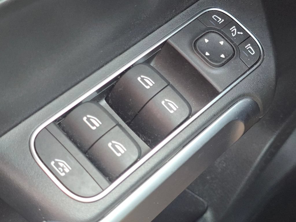 Certified 2023 Mercedes-Benz GLB 250 4MATIC image 26