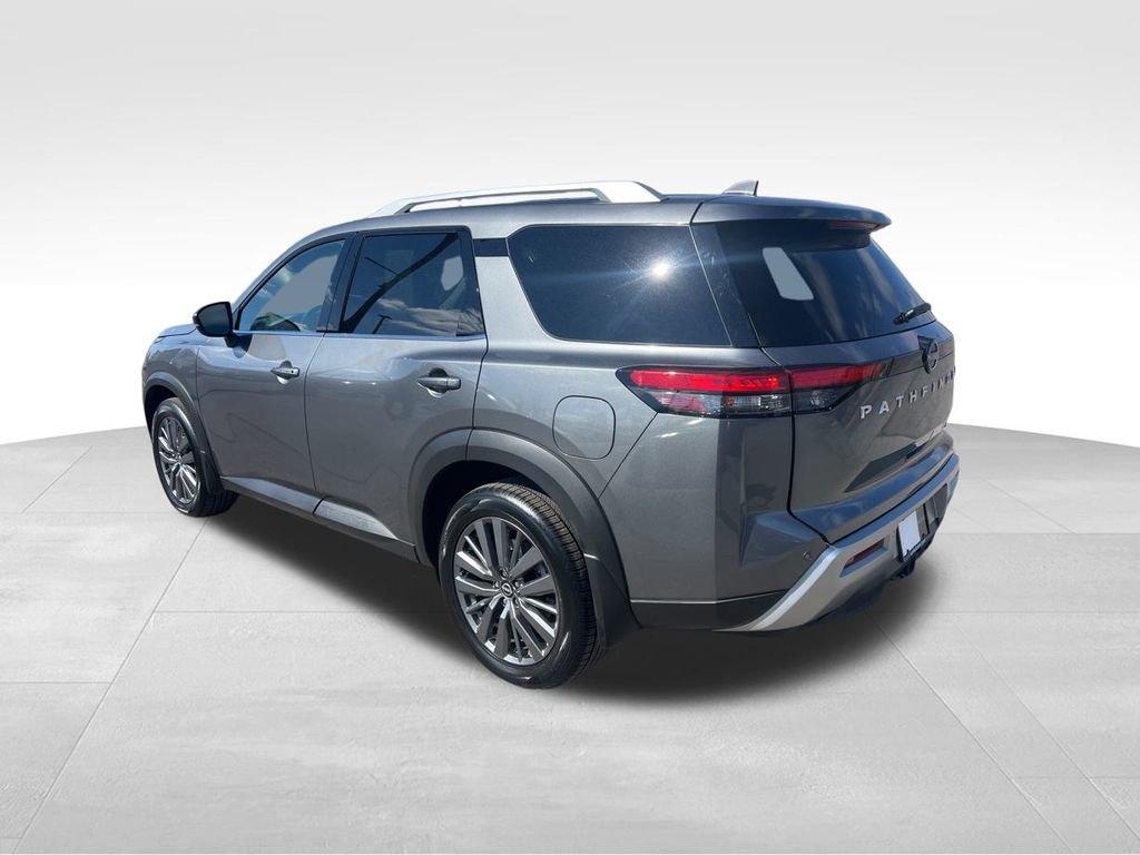 Used 2025 Nissan Pathfinder SL w/ SL Premium Package image 5