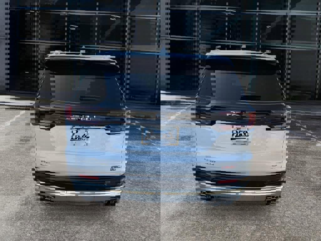 Used 2025 GMC Acadia Denali w/ Super Cruise Package image 6