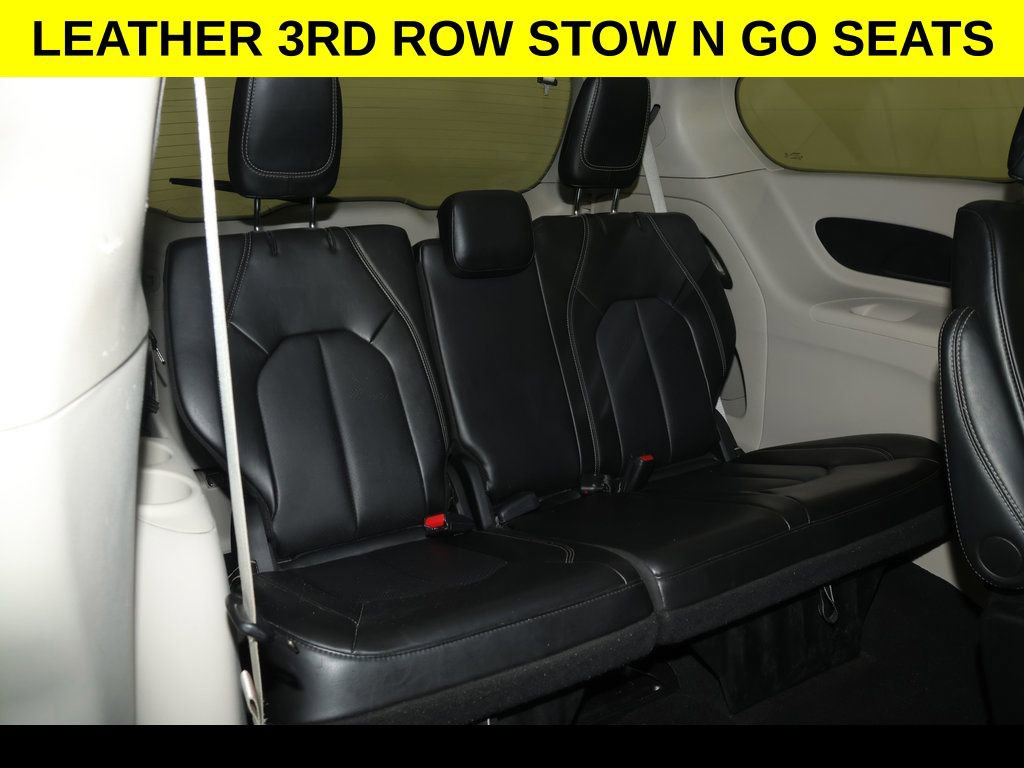 Used 2024 Chrysler Pacifica Touring-L image 10