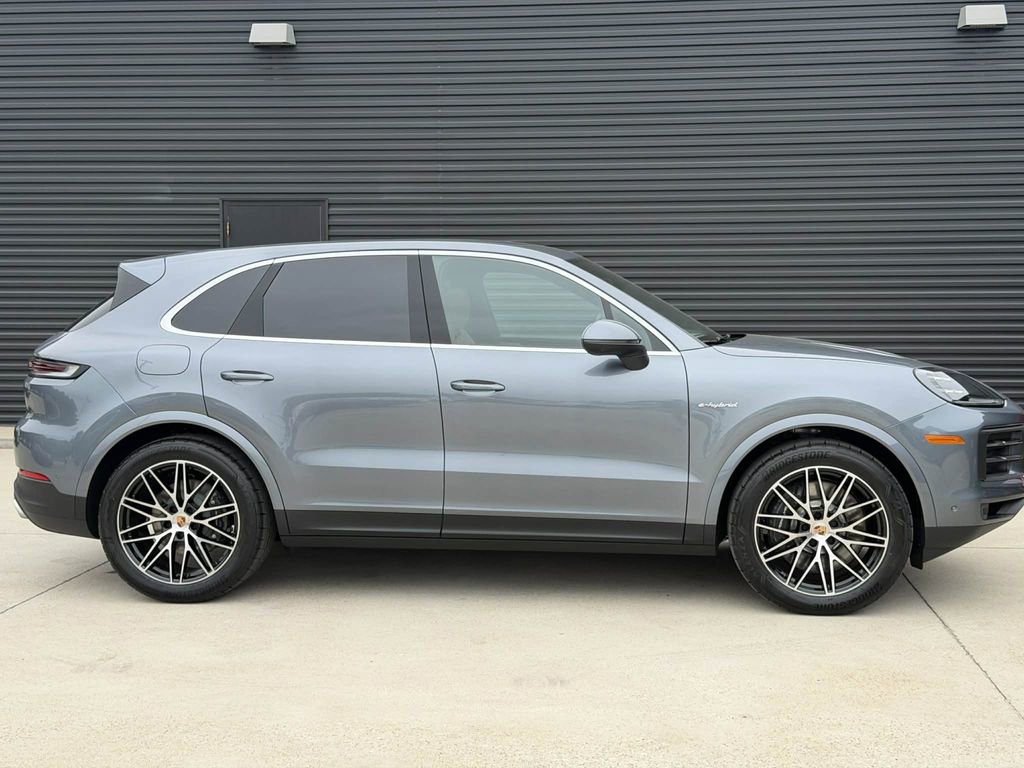 New 2026 Porsche Cayenne E-Hybrid AWD/4WD image 5
