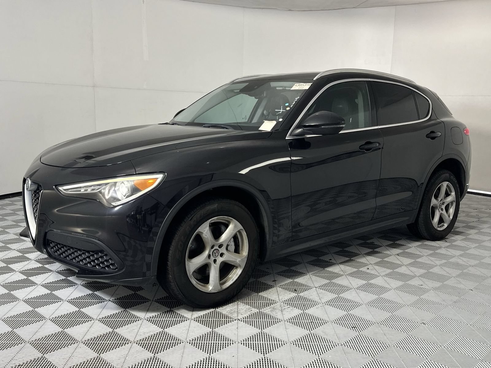 Used 2019 Alfa Romeo Stelvio AWD image 4