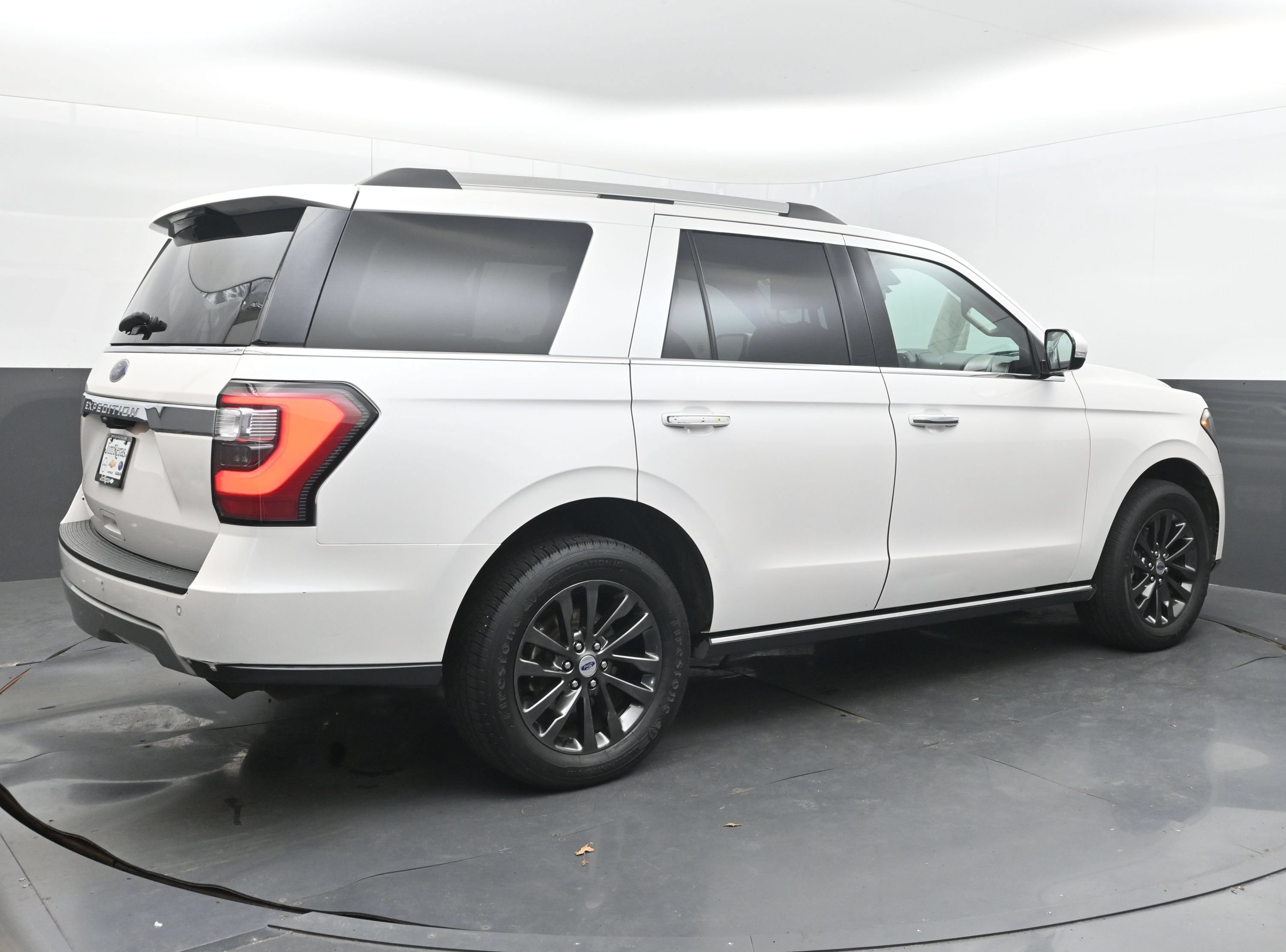 Used 2019 Ford Expedition Limited w/ Equipment Group 301A RWD image 9