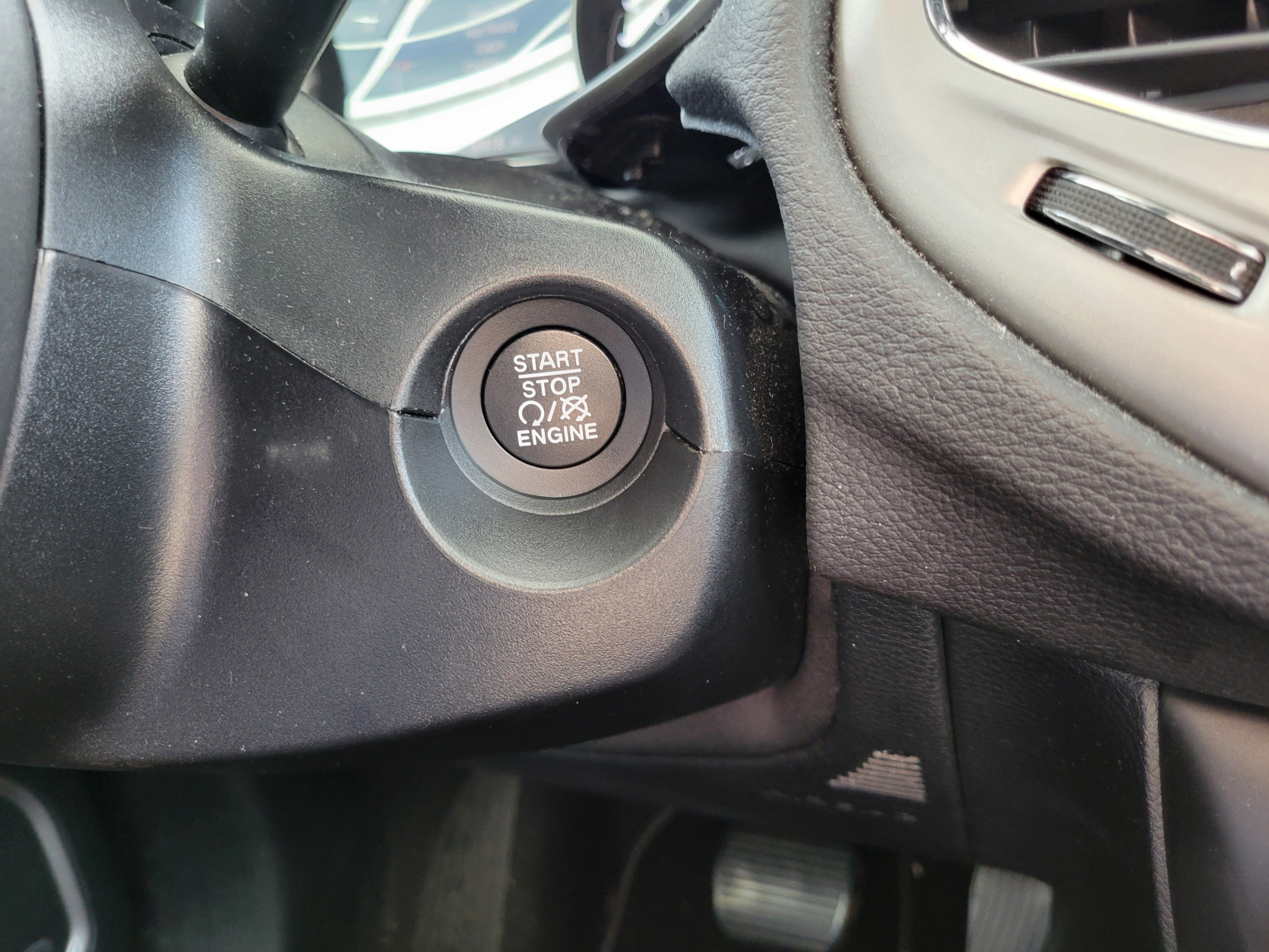 Certified 2021 Jeep Compass Latitude w/ Sun and Sound Group FWD image 27